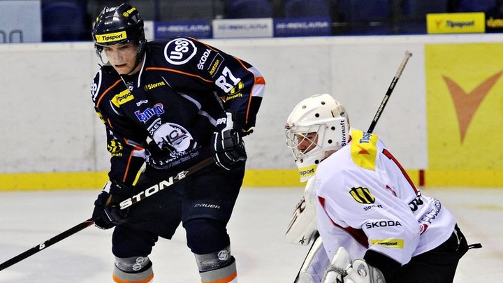 Tesné víťazstvo na ľade majstra s istotou play off, Chorošun nepriestreľný